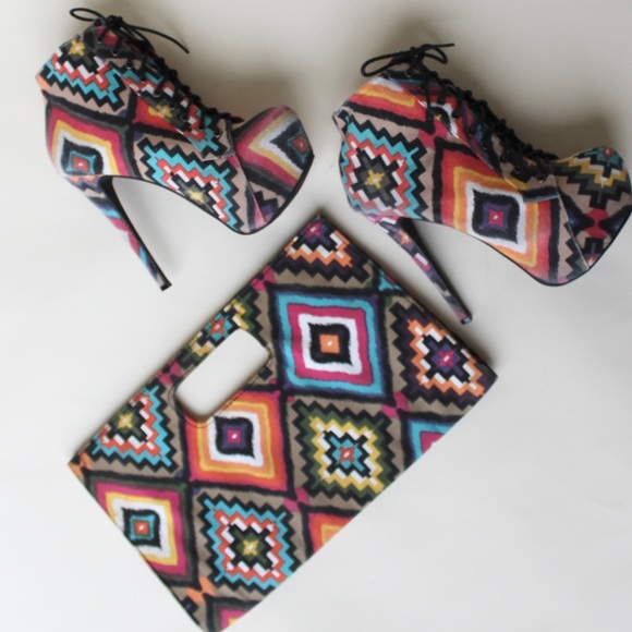 Multi Colored Print Clutch - Picture 5 of 5